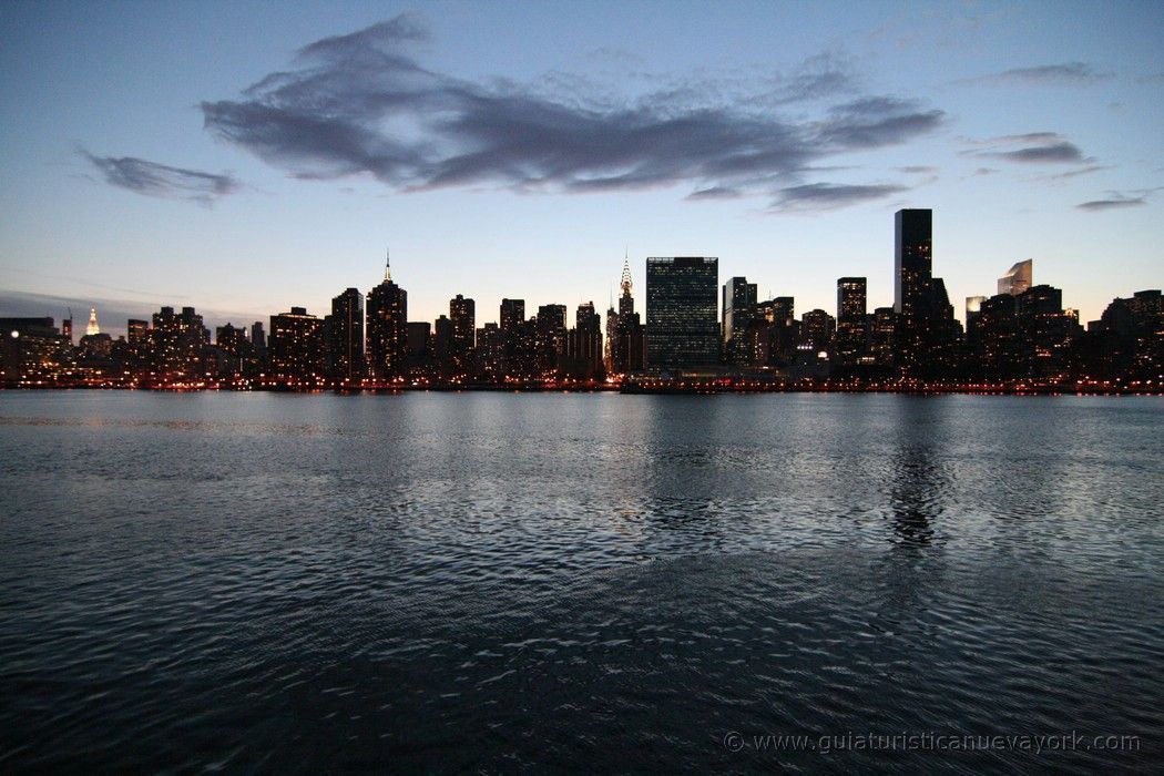 Atardecer viendo Nueva York desde Gantry Plaza State Park