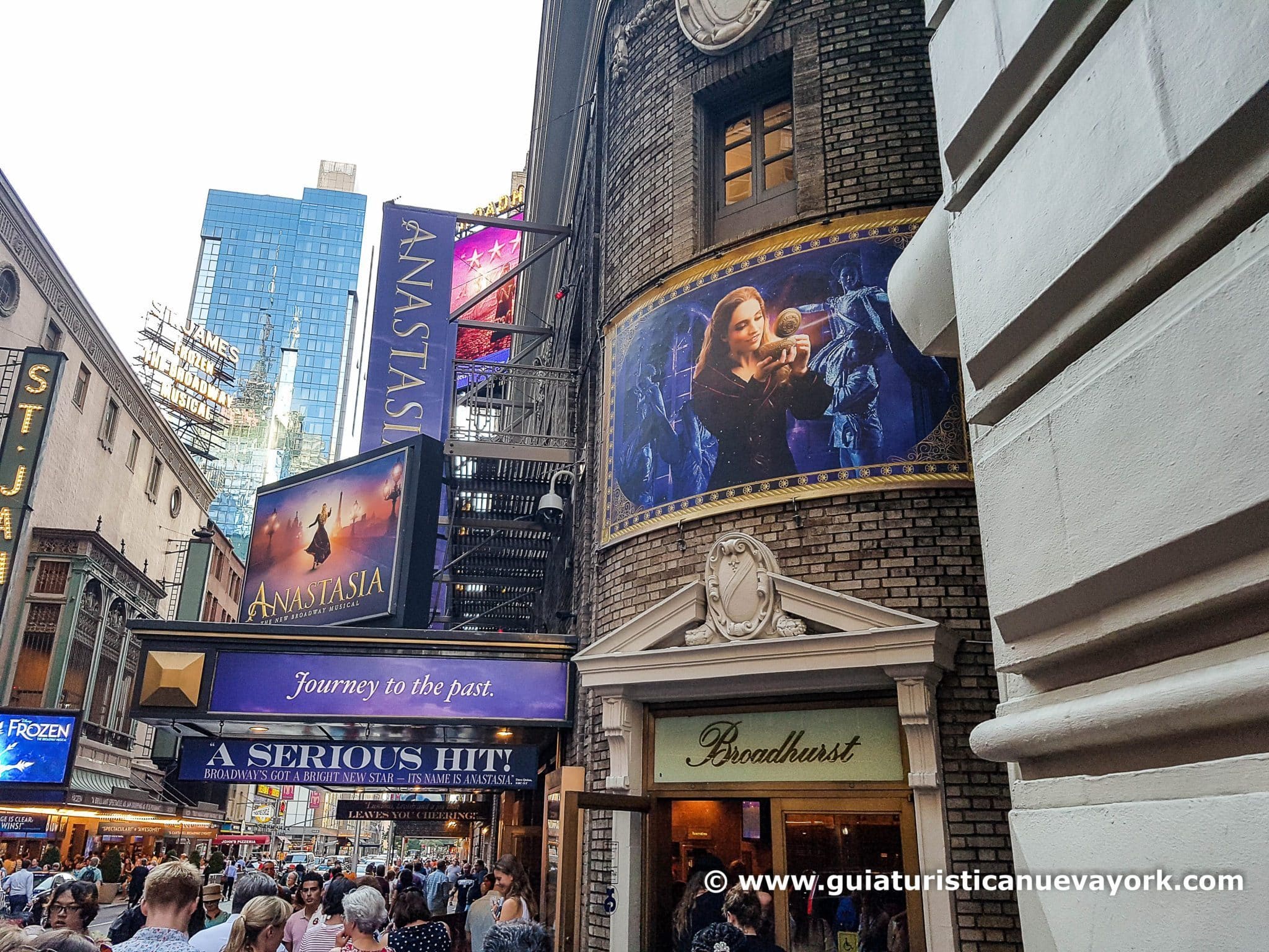 Entrada al teatro Broadhurst, donde se representa Anastasia