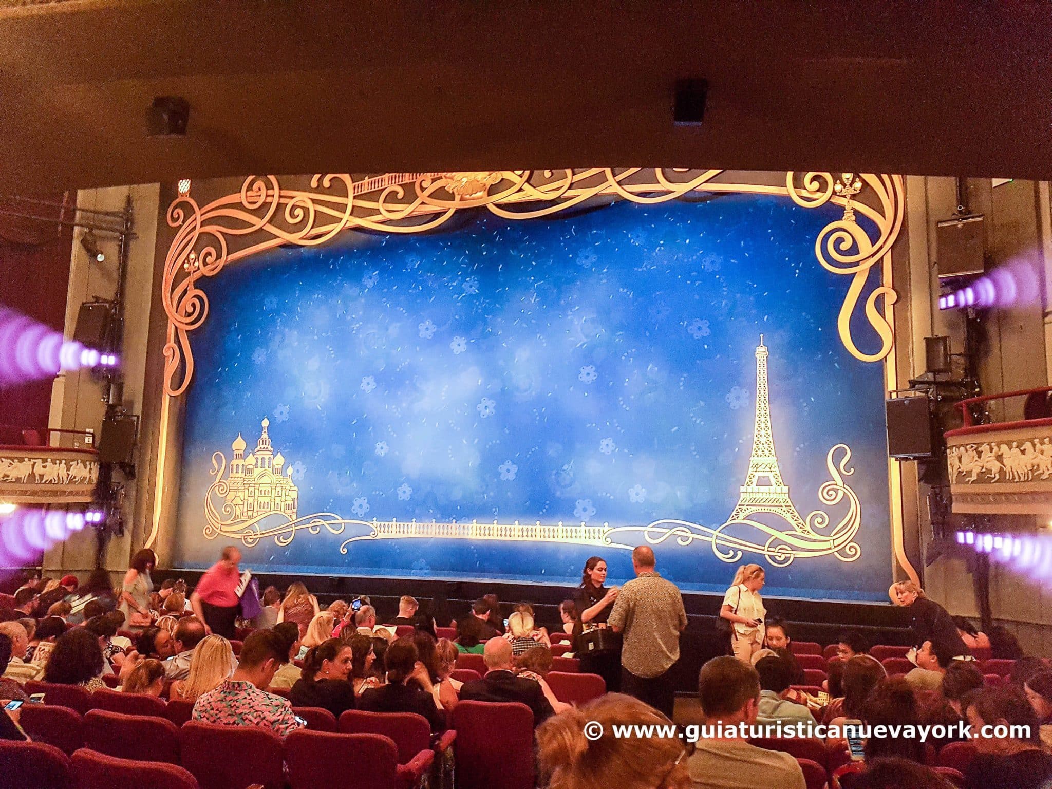 Interior del teatro Broadhurst, donde se representa Anastasia
