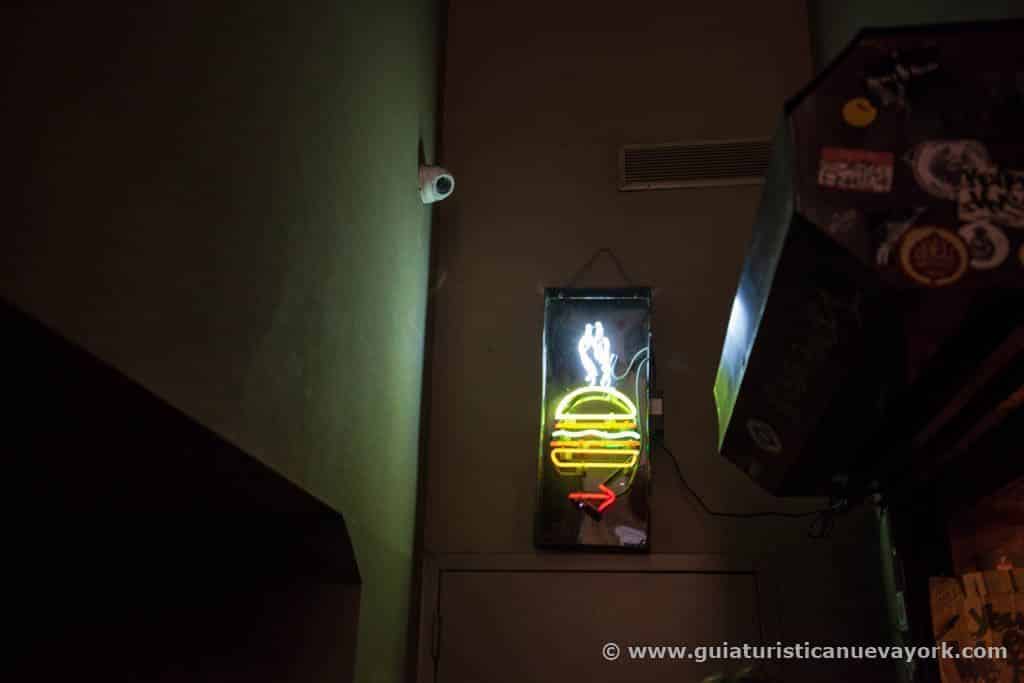 Entrada a Burger Joint