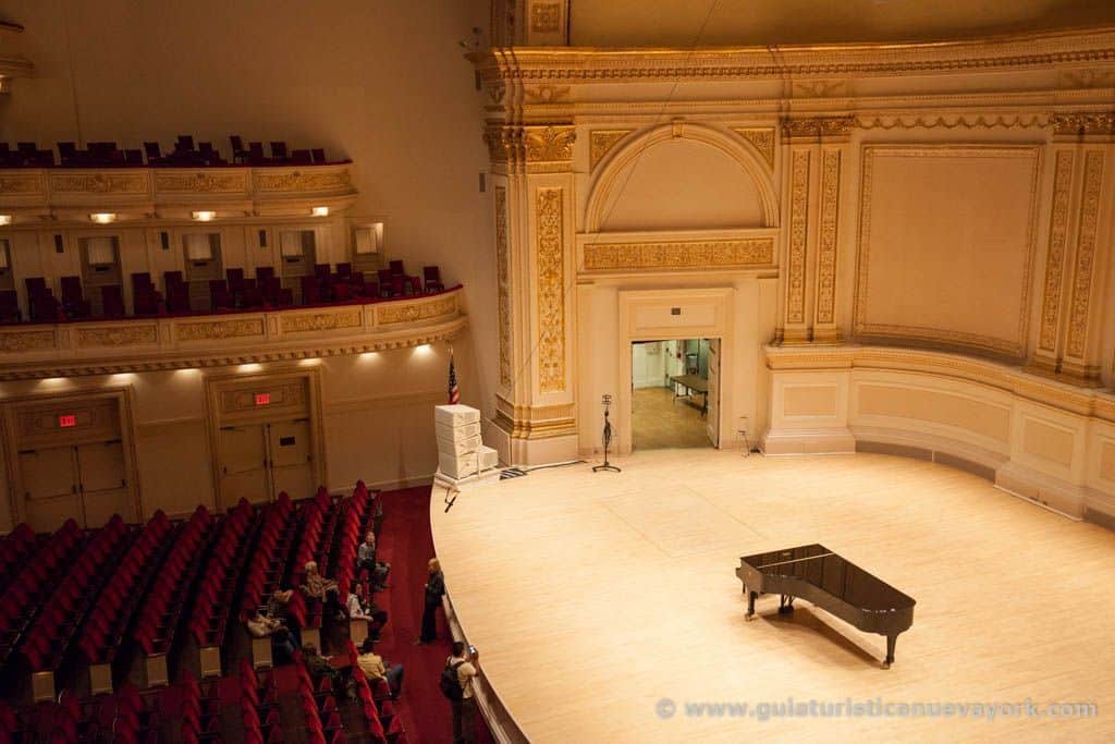 El escenario del Carnegie Hall desde unos palcos