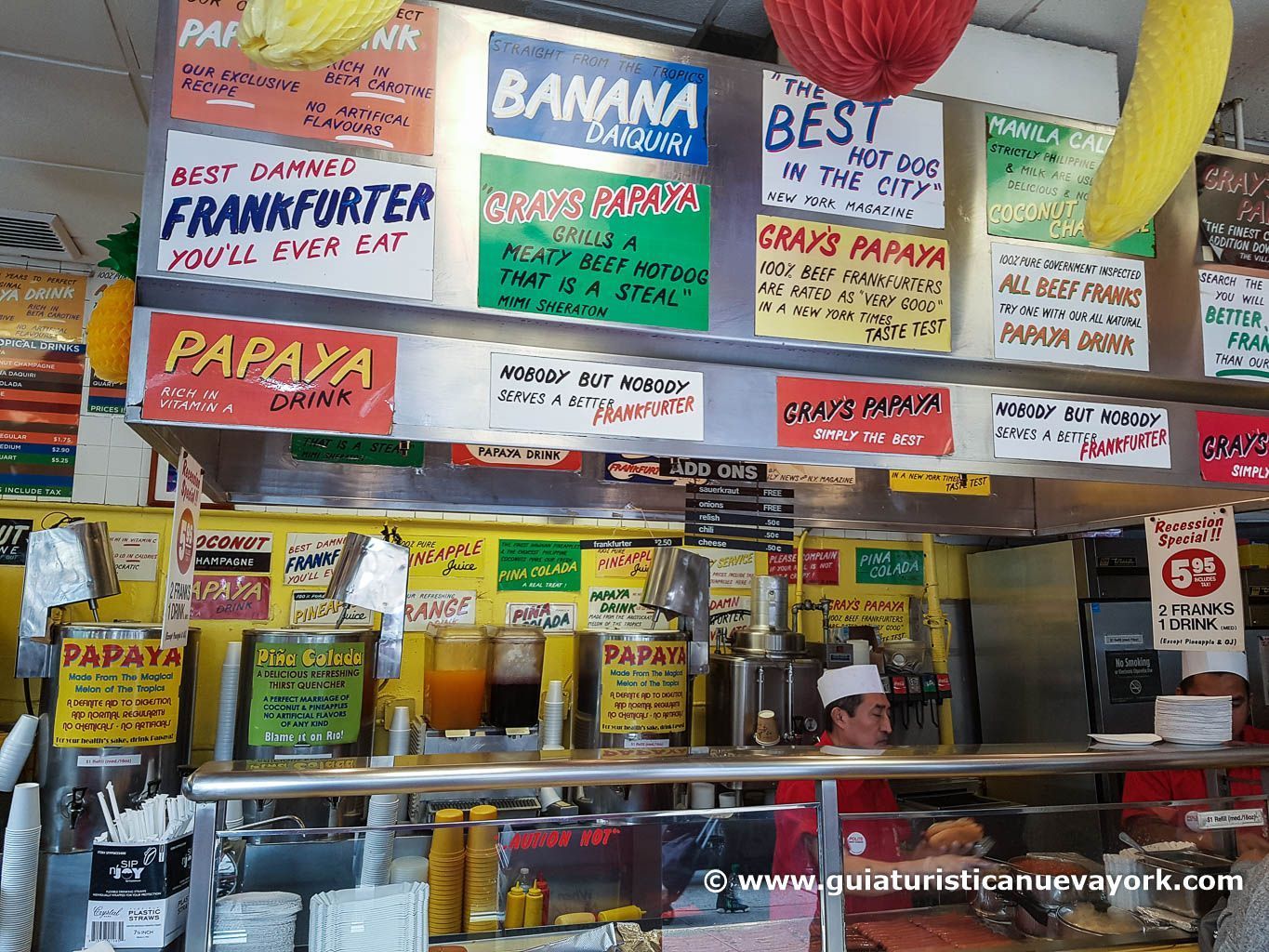Interior del Gray's Papaya