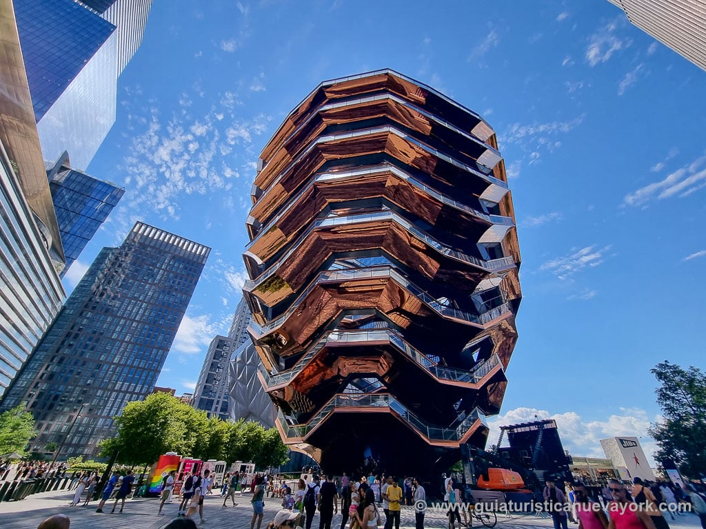The Vessel, y al fondo, The Shed
