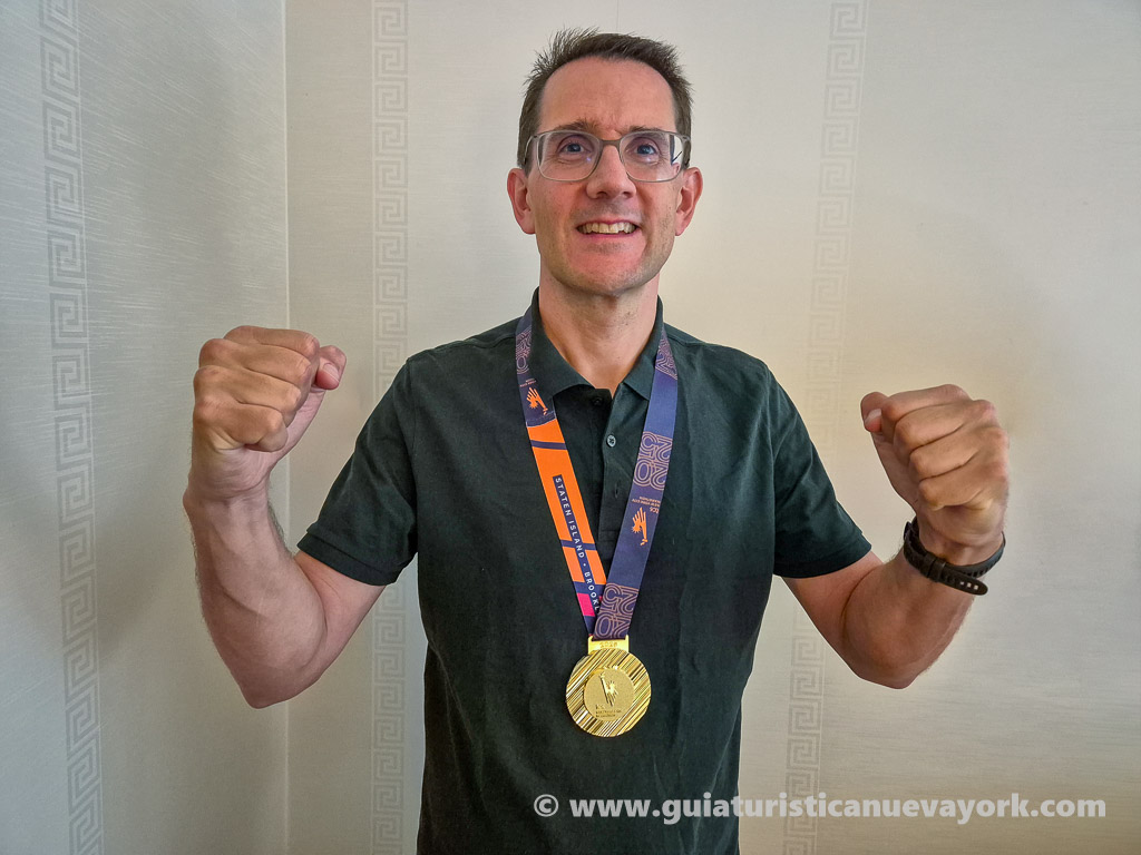 Ya en el hotel, con la medalla