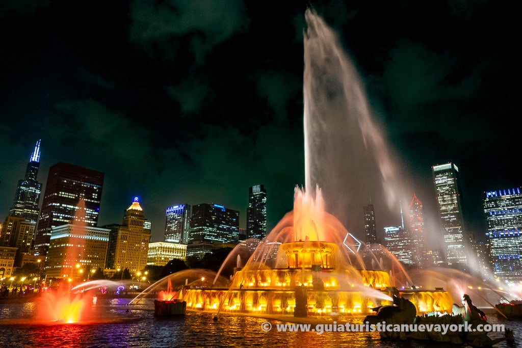 Chicago de noche, desde Buckingham Fountain Chicago de noche, desde Buckingham Fountain